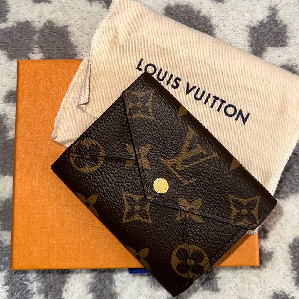 NIB✨Louis Vuitton Celeste Monogram Wallet